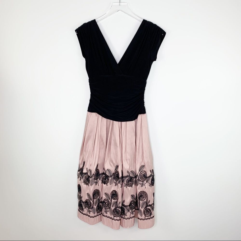 Laura Canada Cap-Sleeve Black V-Neck Top Mauve‎ Full Skirt w/Appliqué Prom Dress